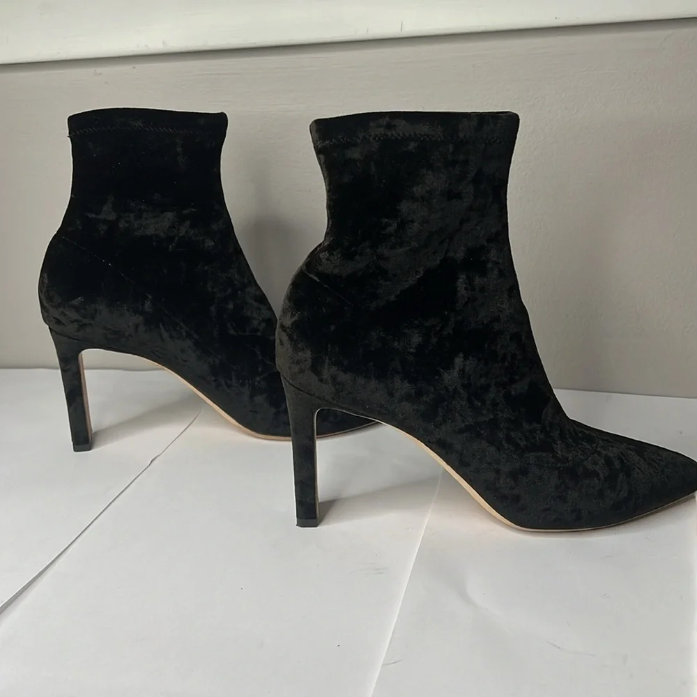 Jimmy Choo 39.5 Louella Black Crushed Velvet Pull On Ankle Boots 3” Heel